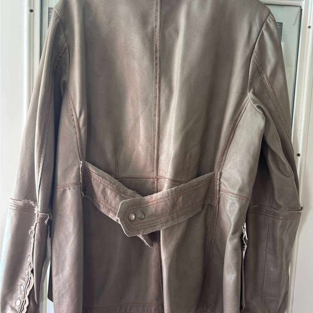 Utility Jacket in Tan - Picture 6 of 7